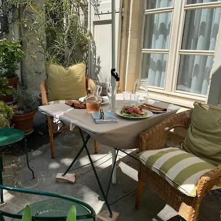 2 Bed/bath House Steps From Place Aux Herbes Casa vacanze