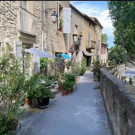 2 Bed/bath House Steps From Place Aux Herbes Uzès