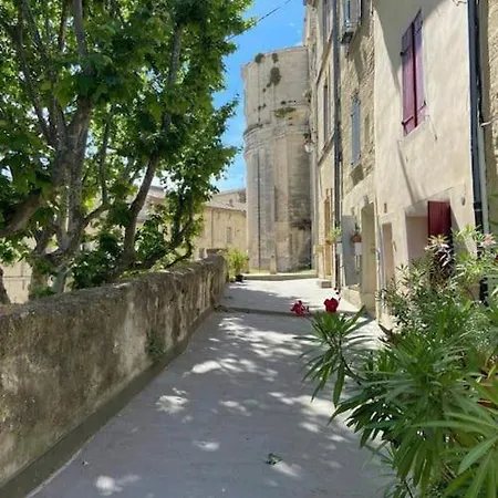 2 Bed/bath House Steps From Place Aux Herbes * Uzès