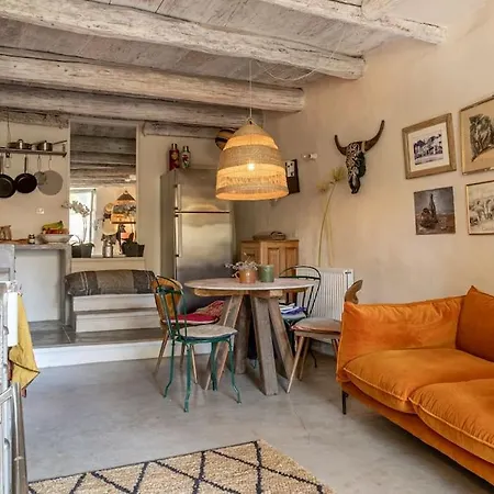 Casa vacanze 2 Bed/bath House Steps From Place Aux Herbes