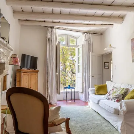 2 Bed/bath House Steps From Place Aux Herbes Uzès