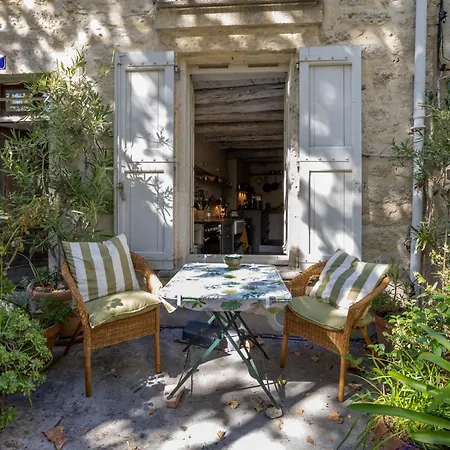 2 Bed/bath House Steps From Place Aux Herbes * Uzès