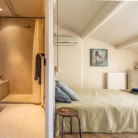 2 Bed/bath House Steps From Place Aux Herbes * Uzès